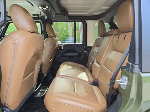 Used 2023 Jeep Wrangler Unlimited Sahara w/ Cold Weather Group AWD/4WD image 30