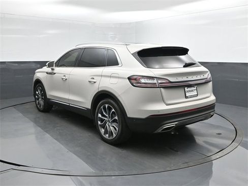 Used 2022 Lincoln Nautilus Reserve w/ Equipment Group 201A image 5