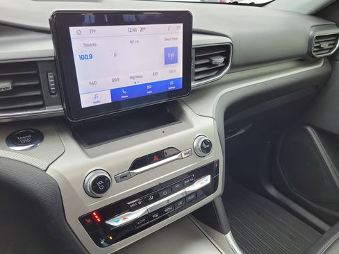 Used 2022 Ford Explorer XLT w/ Equipment Group 202A image 28