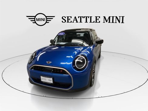 Certified 2025 MINI Cooper S image 4