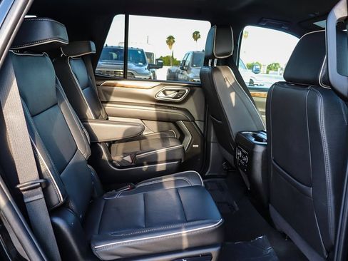 Used 2024 Chevrolet Tahoe Premier AWD/4WD image 17