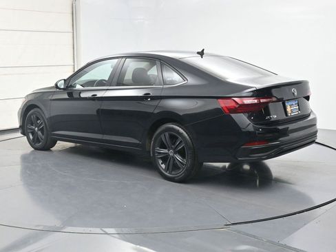 Certified 2024 Volkswagen Jetta SE w/ Panoramic Sunroof Package FWD image 19