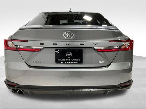 Used 2025 Toyota Camry SE w/ Multimedia Upgrade Package image 5