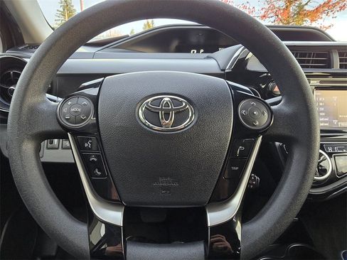 Used 2018 Toyota Prius C Two image 13