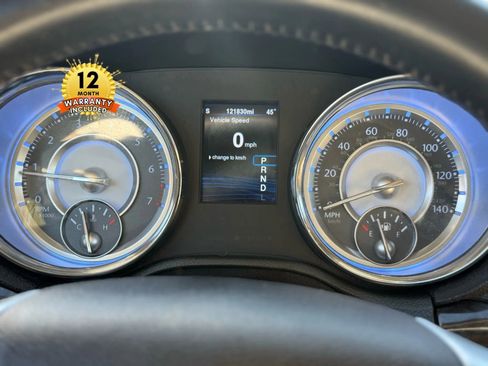 Used 2014 Chrysler 300 image 78