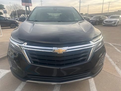 Used 2023 Chevrolet Equinox LT image 2