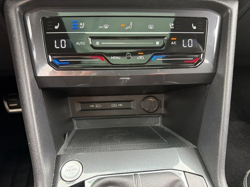 Certified 2022 Volkswagen Tiguan SEL R-Line AWD/4WD image 19