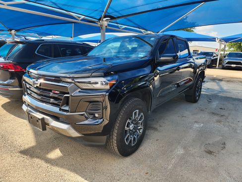 Used 2024 Chevrolet Colorado Z71 w/ Z71 Convenience Package 2 AWD/4WD image 2