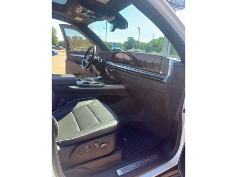 Used 2025 Cadillac Escalade Sport w/ Touring Package AWD/4WD image 39