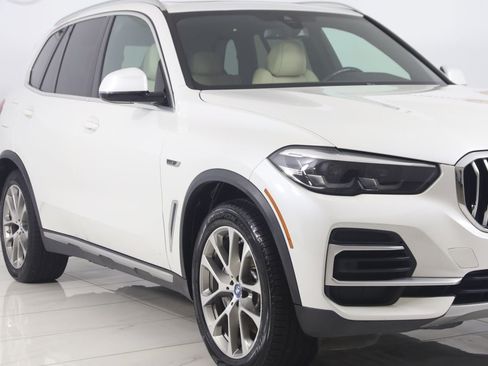 Used 2022 BMW X5 xDrive45e AWD/4WD image 40