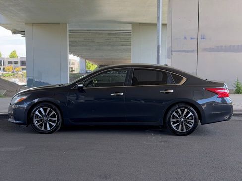 Used 2017 Nissan Altima 2.5 SL FWD image 4