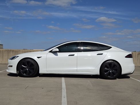 Used 2022 Tesla Model S image 2