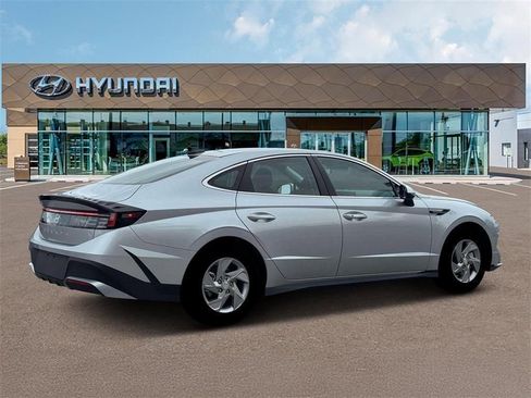 New 2026 Hyundai Sonata SE FWD image 8