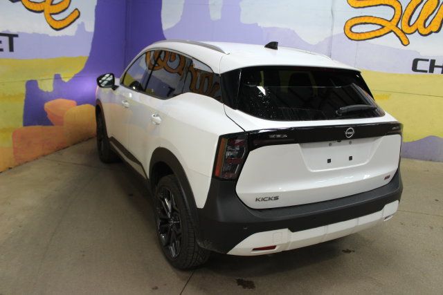 Used 2026 Nissan Kicks SR FWD image 6