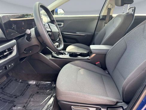 Used 2025 Kia K4 LXS image 19