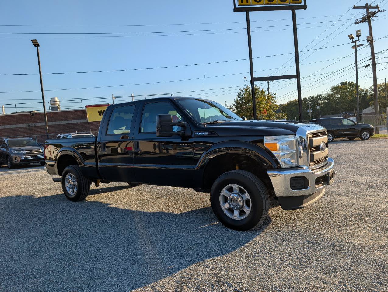 Used 2016 Ford F250 XL w/ XL Appearance Package AWD/4WD image 3