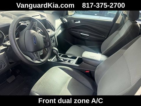 Used 2018 Ford Escape SE w/ SE Sync 3 Package AWD/4WD image 5