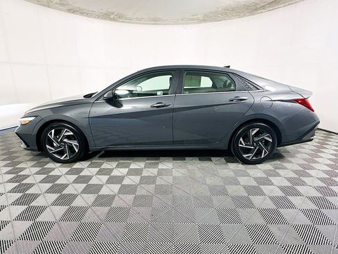 Used 2025 Hyundai Elantra SEL FWD image 6