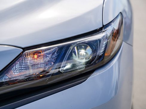 Certified 2023 Toyota Camry SE w/ Convenience Package image 5