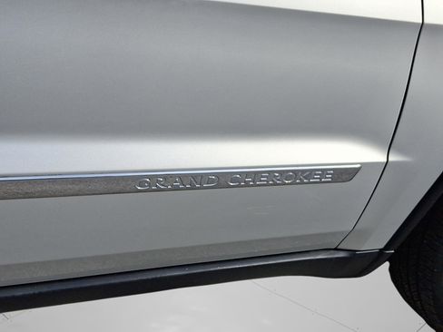 Used 2012 Jeep Grand Cherokee Laredo image 30