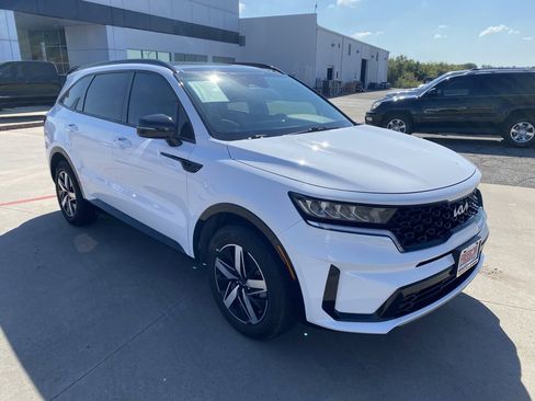 Used 2022 Kia Sorento S w/ Panoramic Sunroof Package image 7