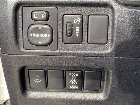 Used 2017 Toyota 4Runner SR5 AWD/4WD image 14