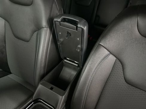 Used 2025 Jeep Compass Latitude w/ Altitude Special Edition image 36