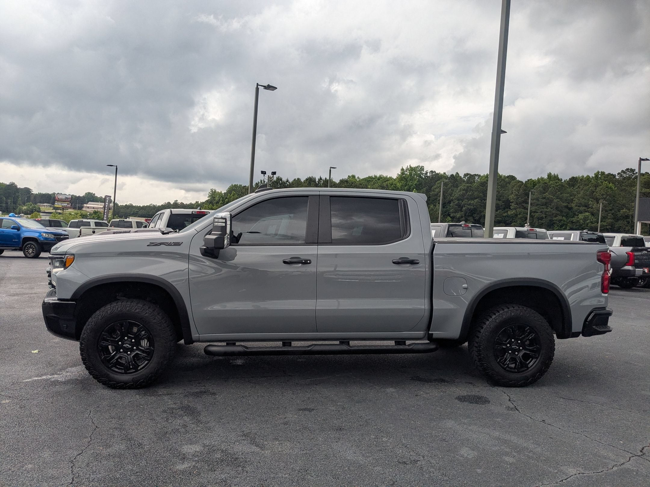 Used 2024 Chevrolet Silverado 1500 ZR2 w/ Technology Package AWD/4WD image 8
