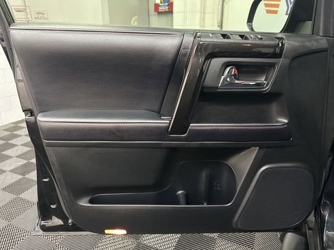 Used 2019 Toyota 4Runner TRD Off-Road AWD/4WD image 17