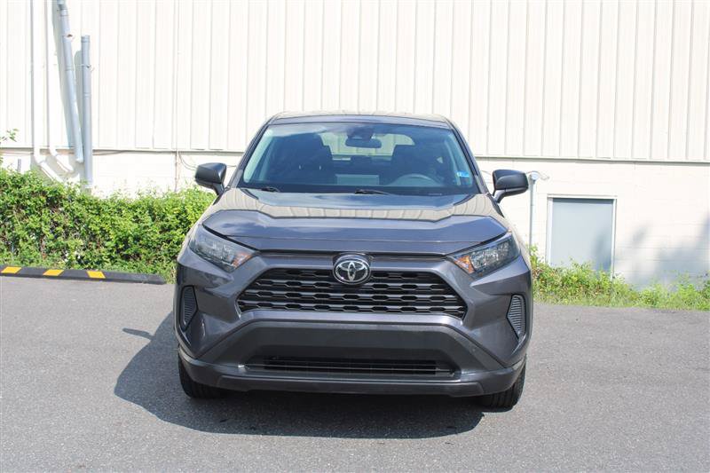 Used 2024 Toyota RAV4 LE FWD image 3