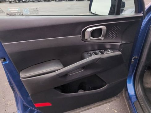 Used 2022 Kia Sorento S w/ Panoramic Sunroof Package image 14