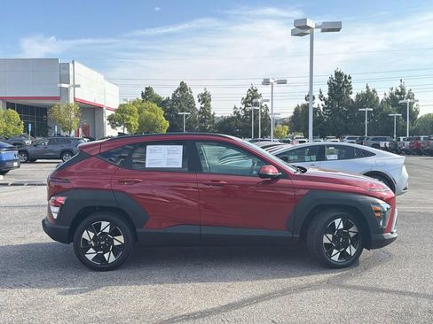 Used 2024 Hyundai Kona SEL w/ Convenience Package FWD image 3