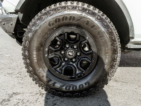 Used 2021 Ford Bronco First Edition AWD/4WD image 39