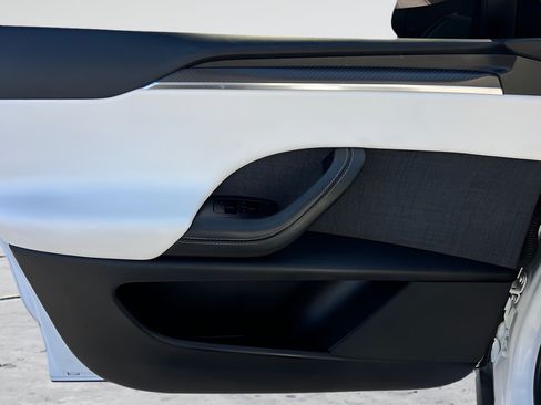 Used 2022 Tesla Model X Plaid AWD/4WD image 35