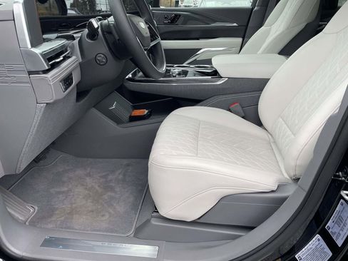 New 2025 Cadillac Escalade IQ Luxury 1 w/ Smart Trailering package image 22