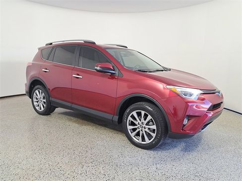 Used 2018 Toyota RAV4 Limited image 4