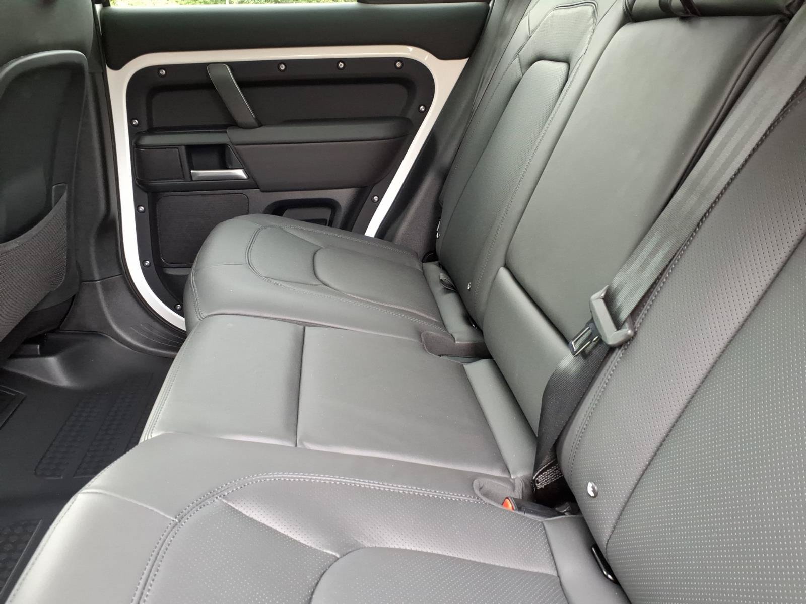 New 2026 Land Rover Defender 110 X-Dynamic SE AWD/4WD image 5