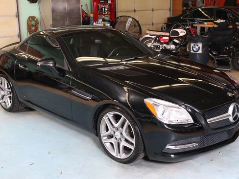 Used 2014 Mercedes-Benz SLK 250 w/ Premium Package image 15