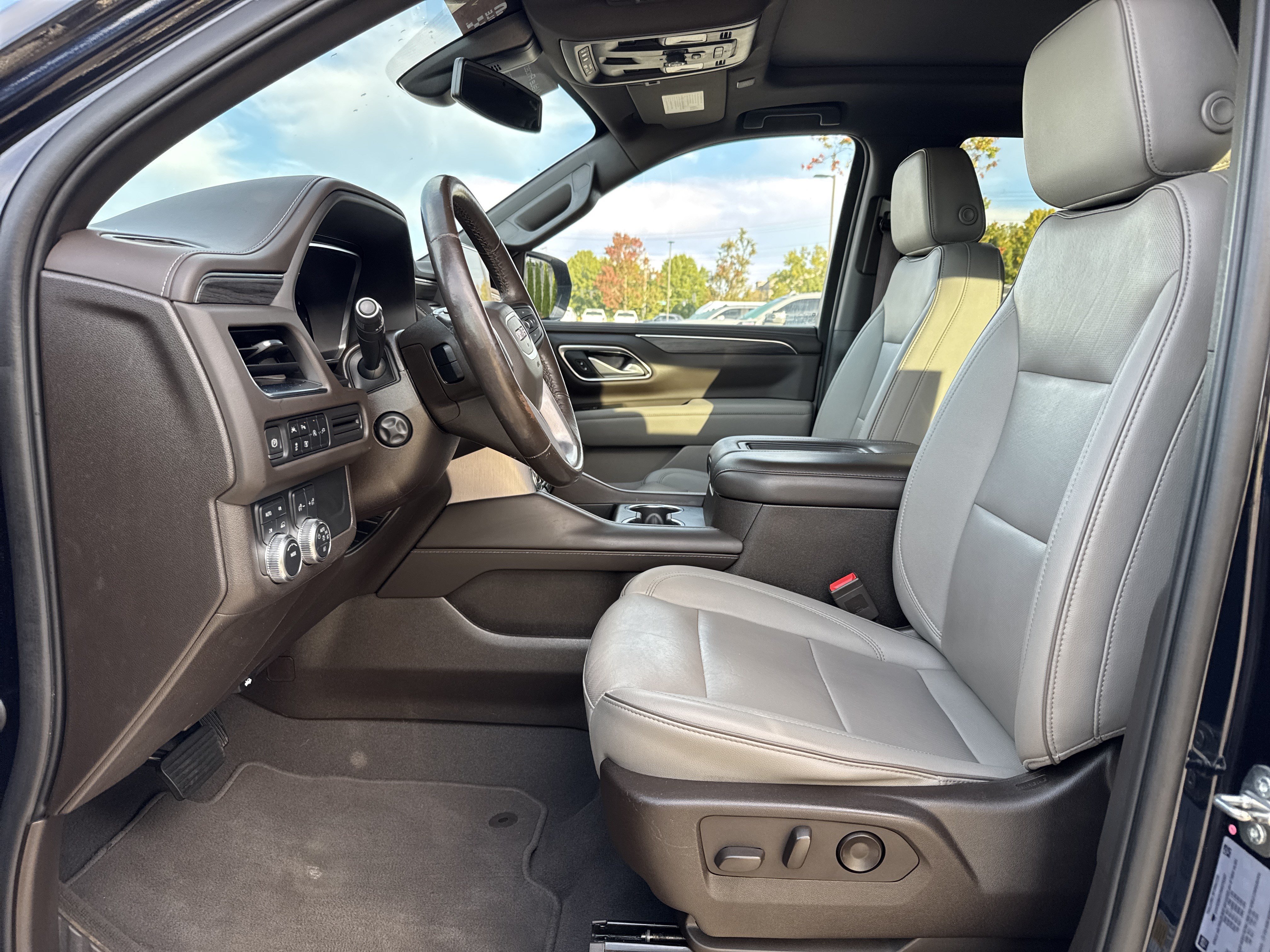 Used 2022 GMC Yukon SLT w/ SLT Premium Package AWD/4WD image 16