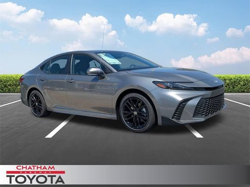 New 2026 Toyota Camry SE w/ Convenience Package FWD image 1