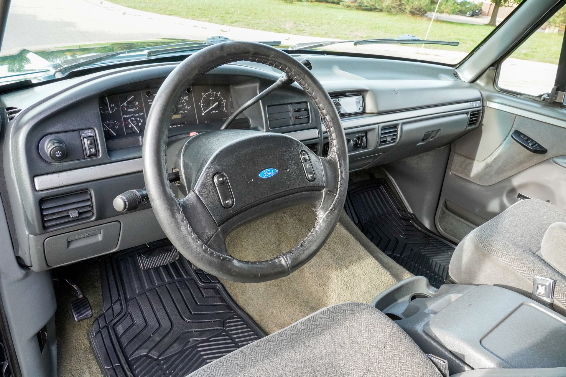 Used 1993 Ford Bronco Custom AWD/4WD image 11