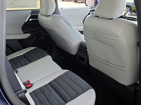 New 2026 Mitsubishi Outlander SE FWD image 30