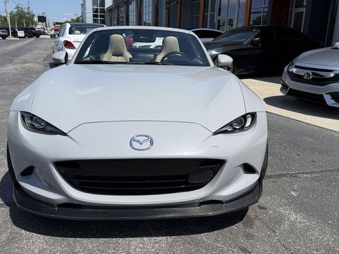 Used 2025 MAZDA MX-5 Miata RF Grand Touring RWD image 9