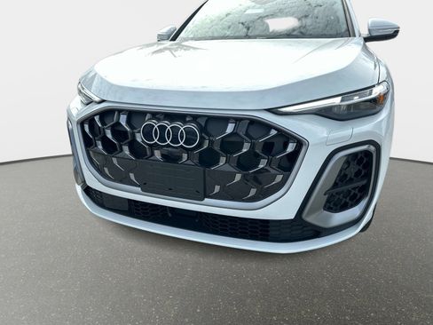 New 2025 Audi Q5 Prestige image 8