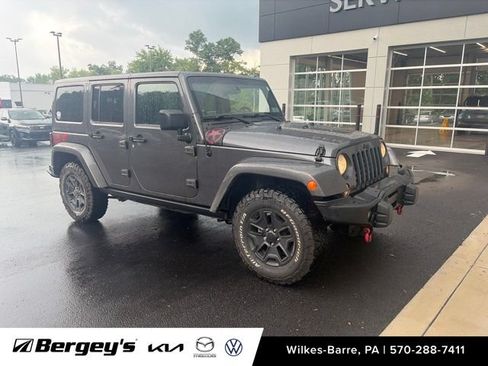 Used 2016 Jeep Wrangler Unlimited Sahara AWD/4WD image 2
