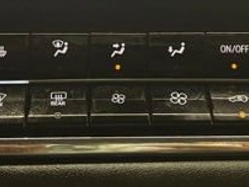 Used 2024 GMC Canyon Elevation w/ Convenience Package image 29