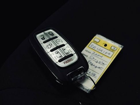 Used 2024 Chrysler Voyager LX FWD image 39