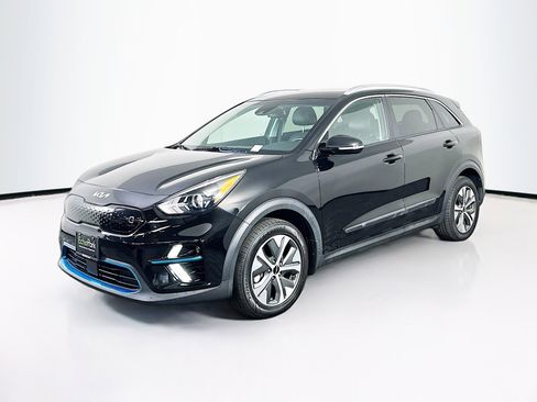 Used 2022 Kia Niro EX image 3