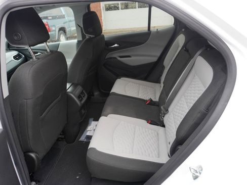 Used 2021 Chevrolet Equinox LS w/ LS Convenience Package AWD/4WD image 19