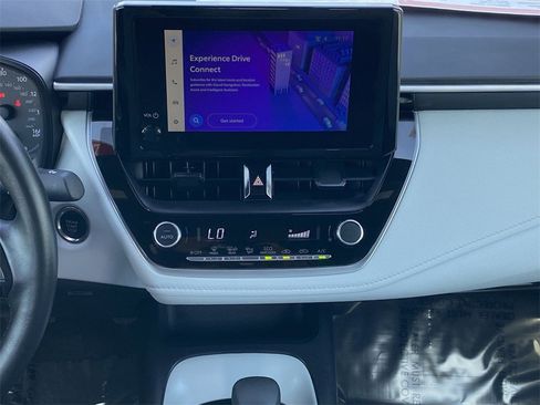 Certified 2025 Toyota Corolla SE image 27